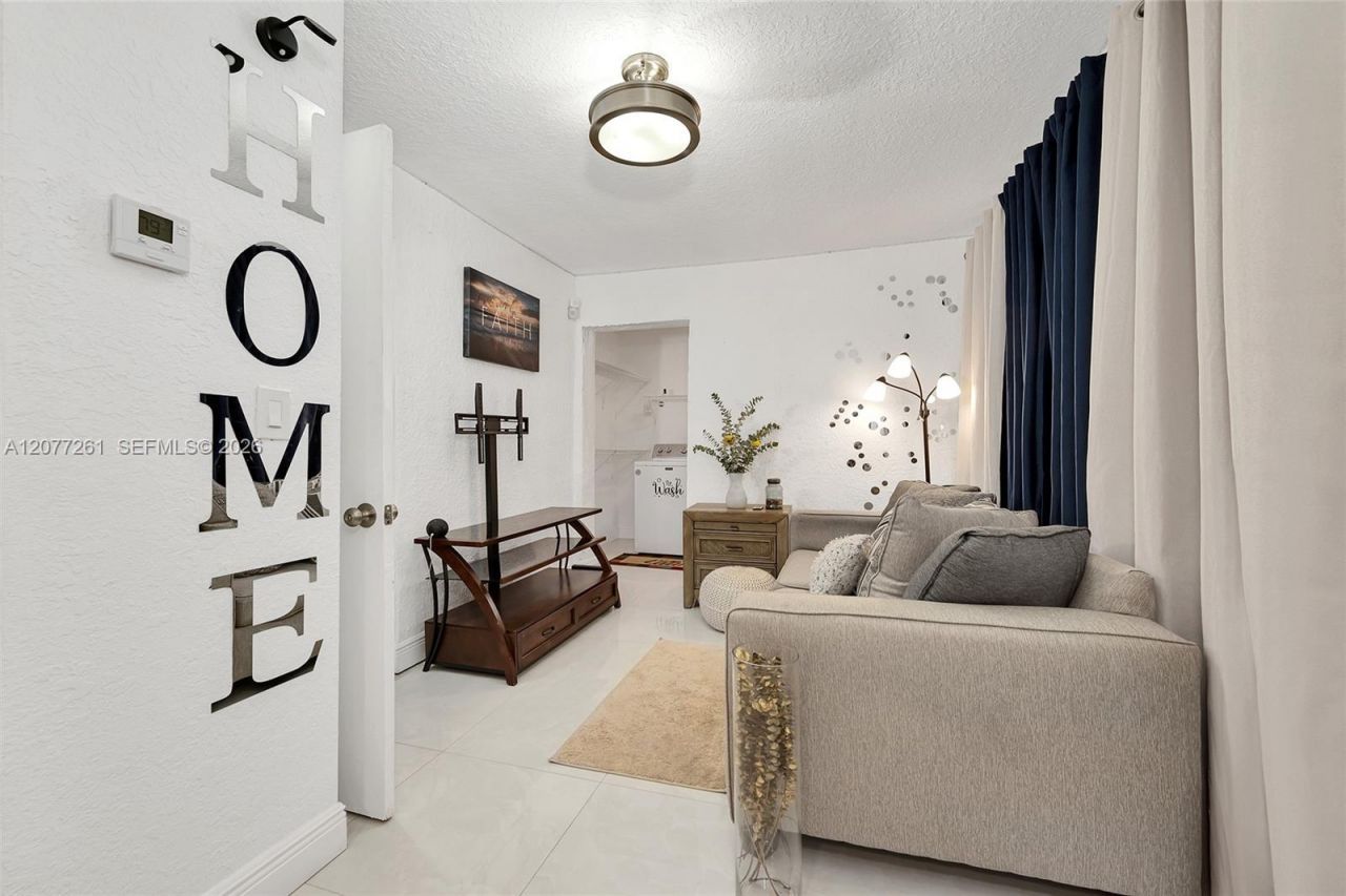 2420 NW 22nd Rd , Fort Lauderdale, FL 33311 Photo