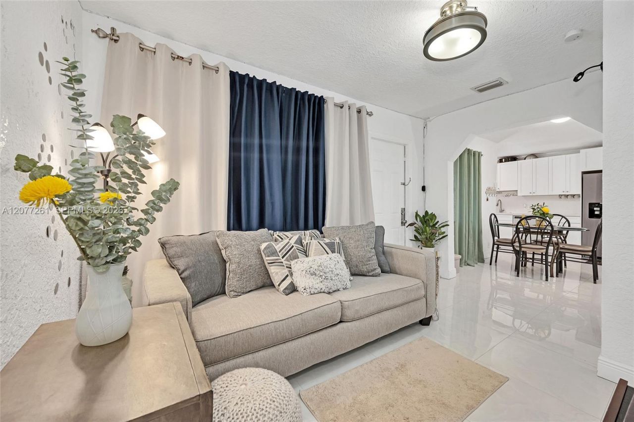 2420 NW 22nd Rd , Fort Lauderdale, FL 33311 Photo