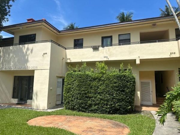 32 Camden Dr , Unit 9, Bal Harbour, FL 33154