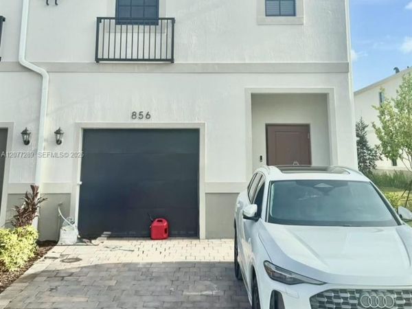 856 SW 11th Way , Florida City, FL 33034