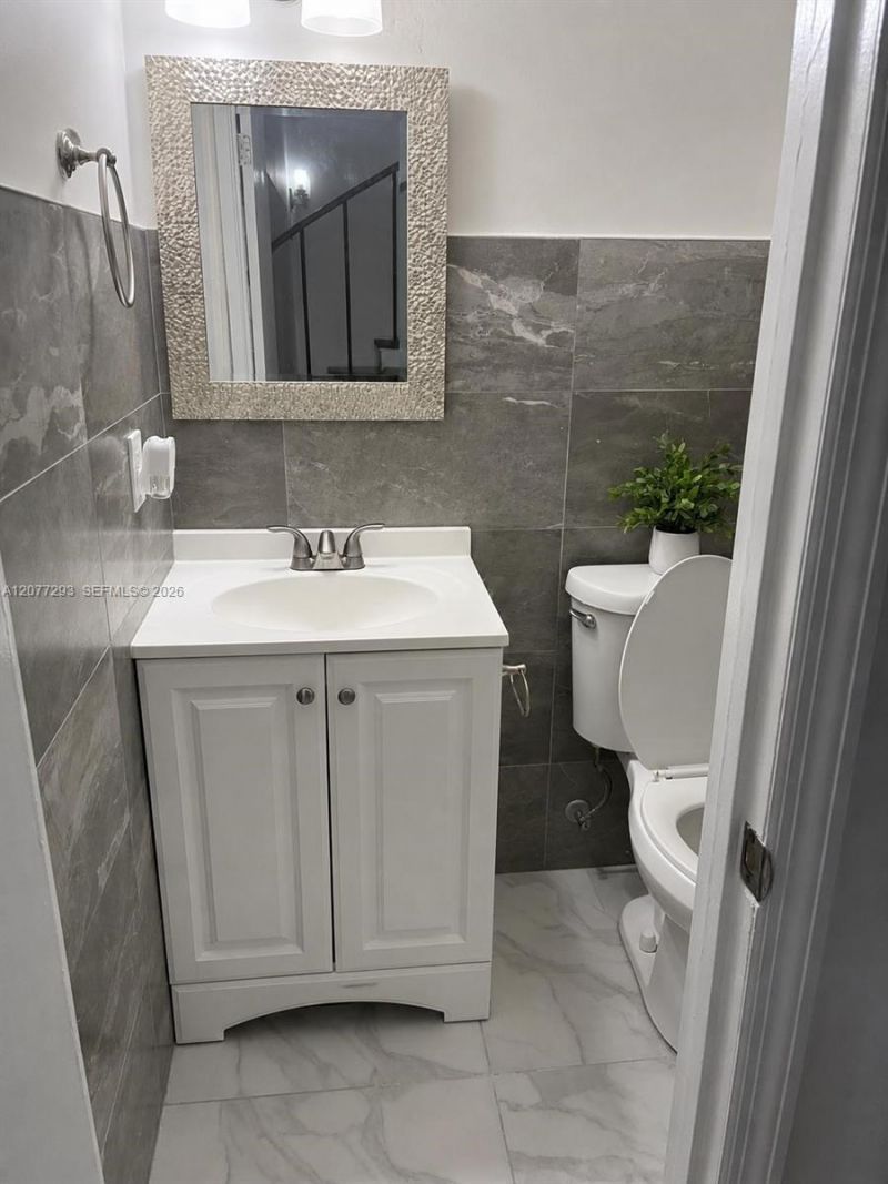 9171 Fontainebleau Blvd, Unit 5, Miami, FL 33172 Photo
