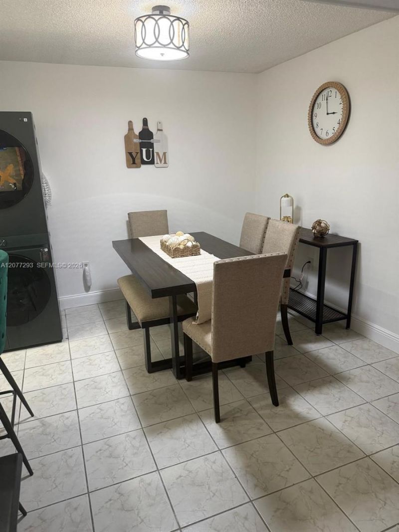 9171 Fontainebleau Blvd, Unit 5, Miami, FL 33172 Photo