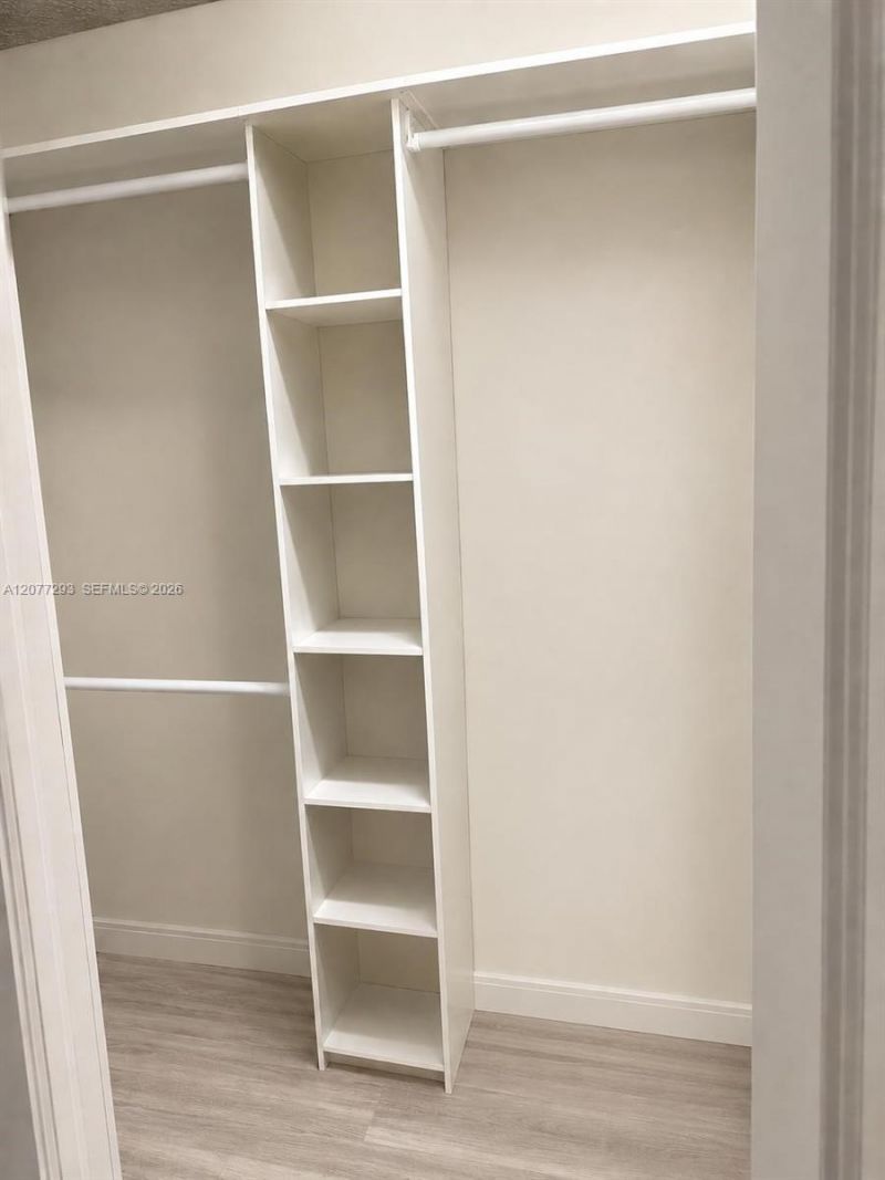 9171 Fontainebleau Blvd, Unit 5, Miami, FL 33172 Photo