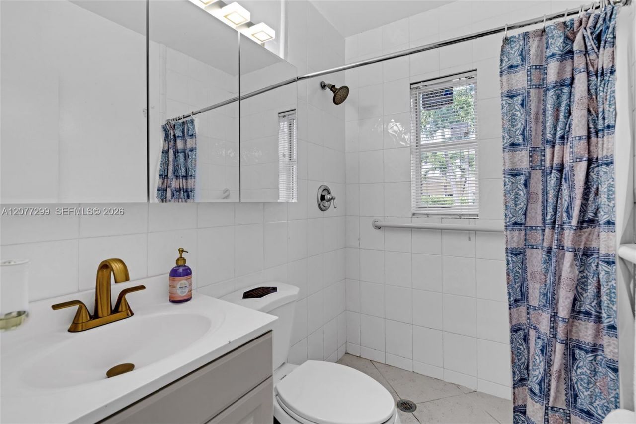 437 NE 107th St , Miami, FL 33161 Photo