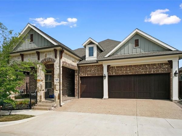 1407 Lone Eagle Way, Arlington, TX 76005