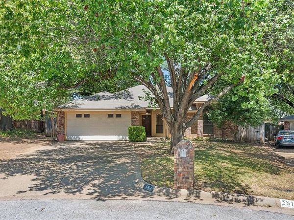 5811 Terra Drive, Arlington, TX 76017