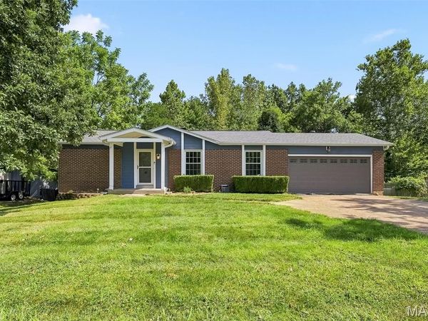 253 Treasure Cove, Ballwin, MO 63021