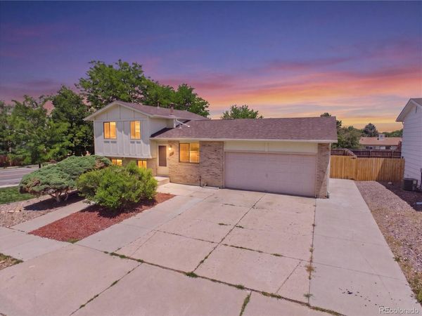 904 S Uravan Street , Aurora, CO 80017