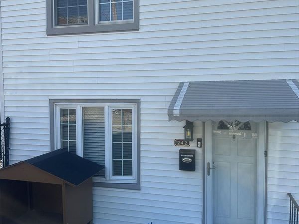 242 Sommerville Place , Yonkers, NY 10703