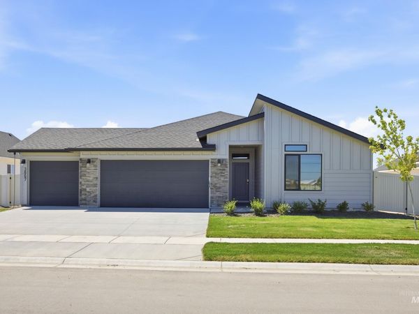 2183 N 8th E St, Mountain Home, ID 83647