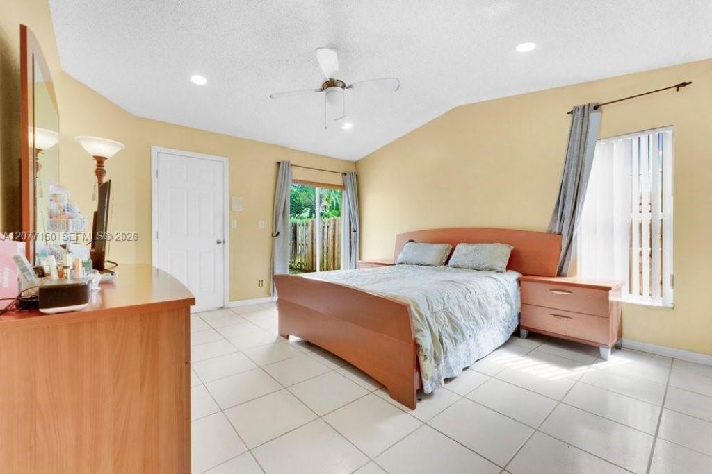 8021 SW 158th Pl, Miami, FL 33193 Photo