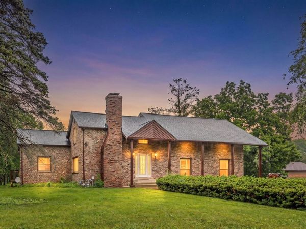 2330 Coach Road , Long Grove, IL 60047