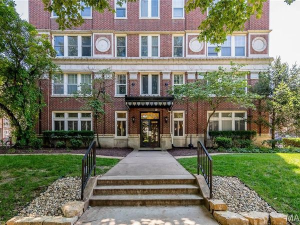 5330 Pershing, Unit 706, St Louis, MO 63112