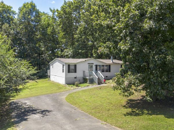210 W Meadows Ln NE, Cleveland, TN 37312