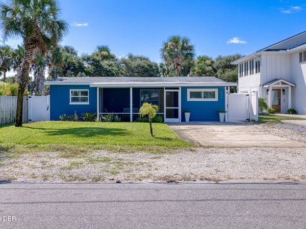 839 E 10th Avenue, New Smyrna Beach, FL 32169