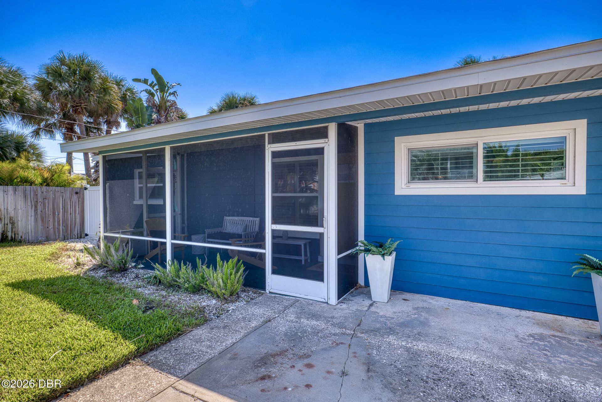 839 E 10th Avenue, New Smyrna Beach, FL 32169 Photo