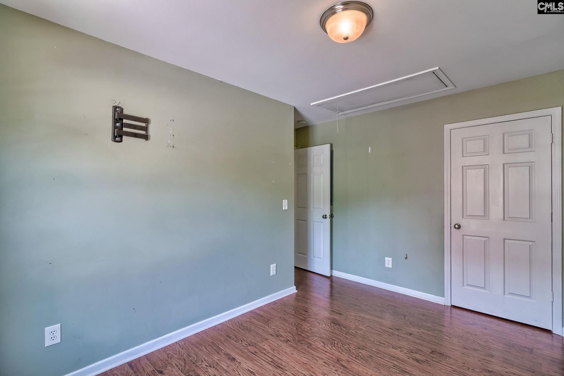110 Williams Street  Photo 25