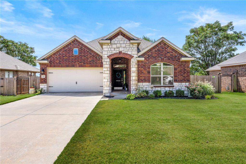 1429 S Hampton Xing, Cave Springs, AR 72718 Main Photo