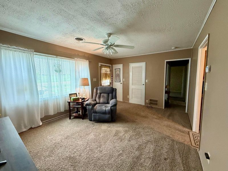 1427 E Southern Avenue, Bucyrus, OH 44820 Photo 5