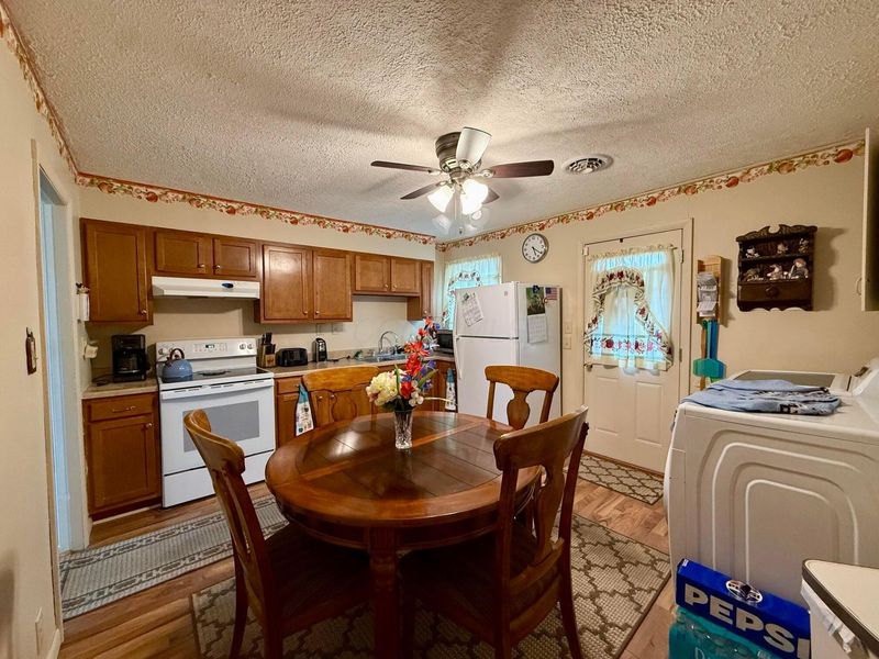 1427 E Southern Avenue, Bucyrus, OH 44820 Photo 8