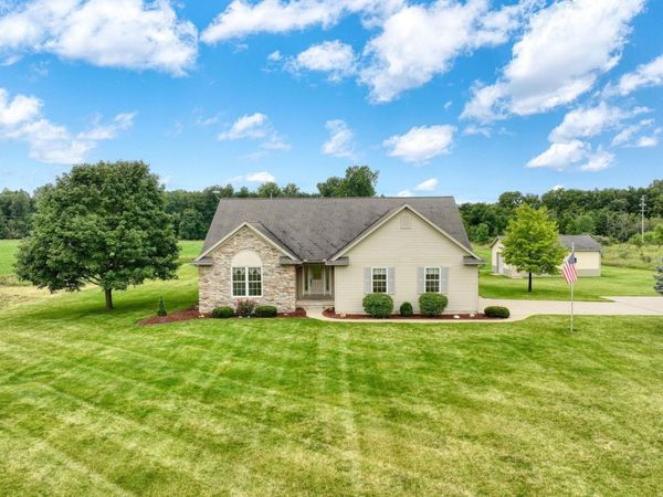 5750 Lyons , Adrian, MI 49221
