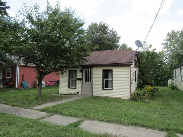741 Oak , Adrian, MI 49221
