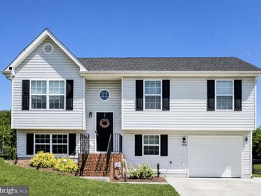 100 KALEIGH DRIVE , MAURERTOWN, VA 22644
