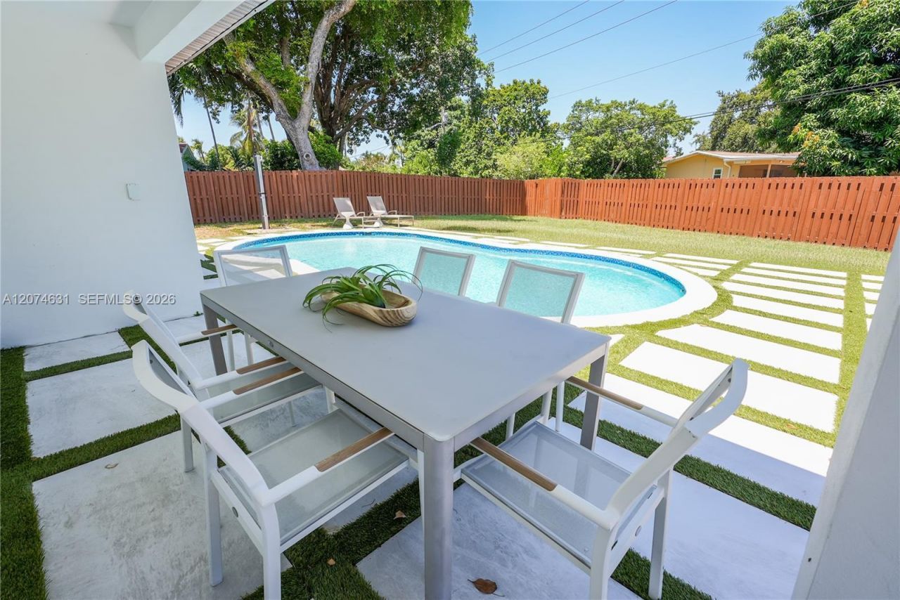 4801 Tyler St , Hollywood, FL 33021 Photo