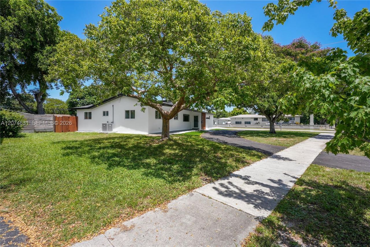 4801 Tyler St , Hollywood, FL 33021 Photo
