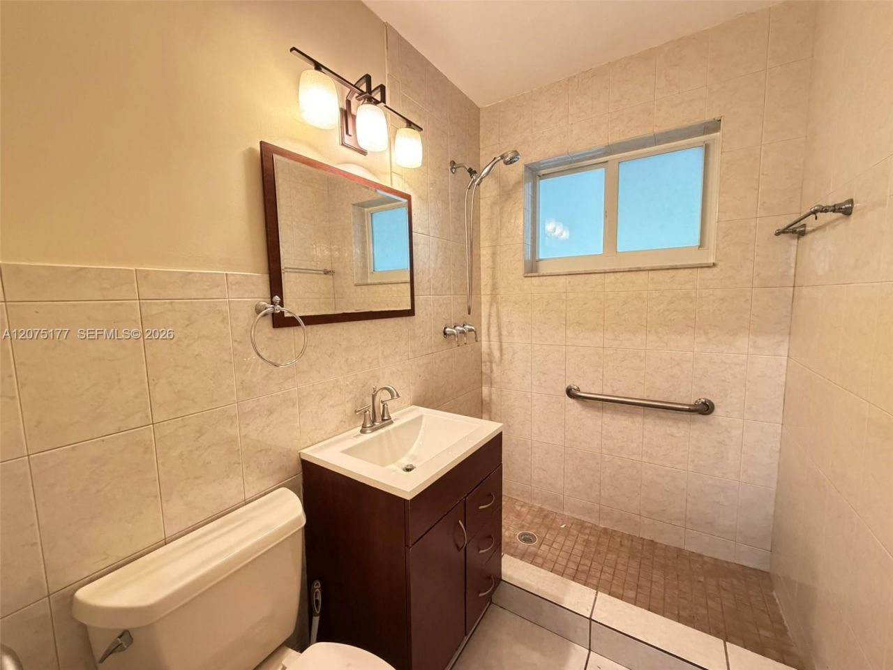 4585 E 9th Ln , Hialeah, FL 33013 Photo