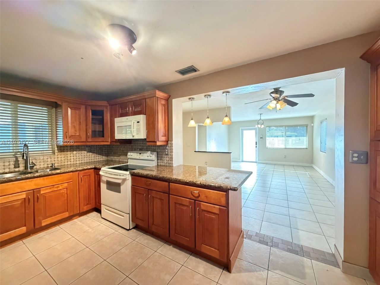 4585 E 9th Ln , Hialeah, FL 33013 Photo