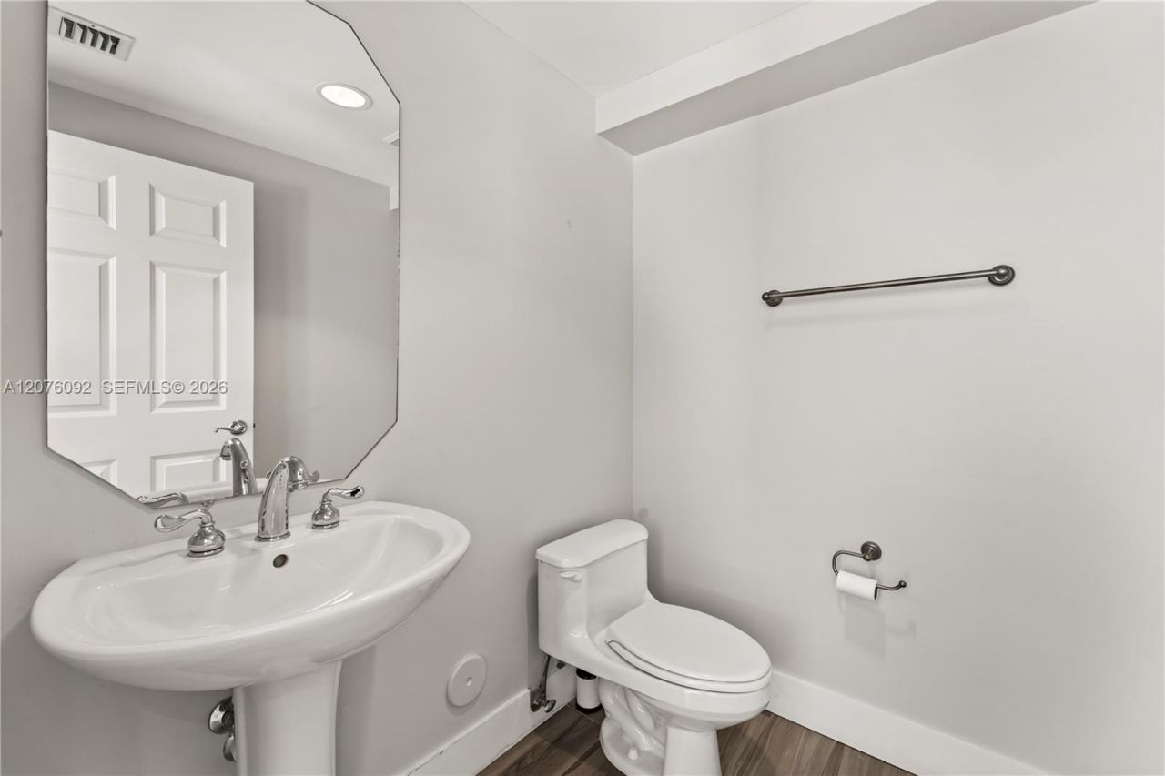 3110 NE 210th Ter, Aventura, FL 33180 Photo