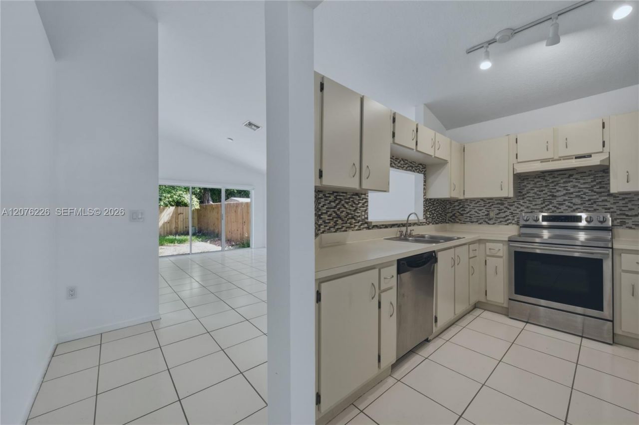 15969 SW 2nd St , Sunrise, FL 33326 Photo