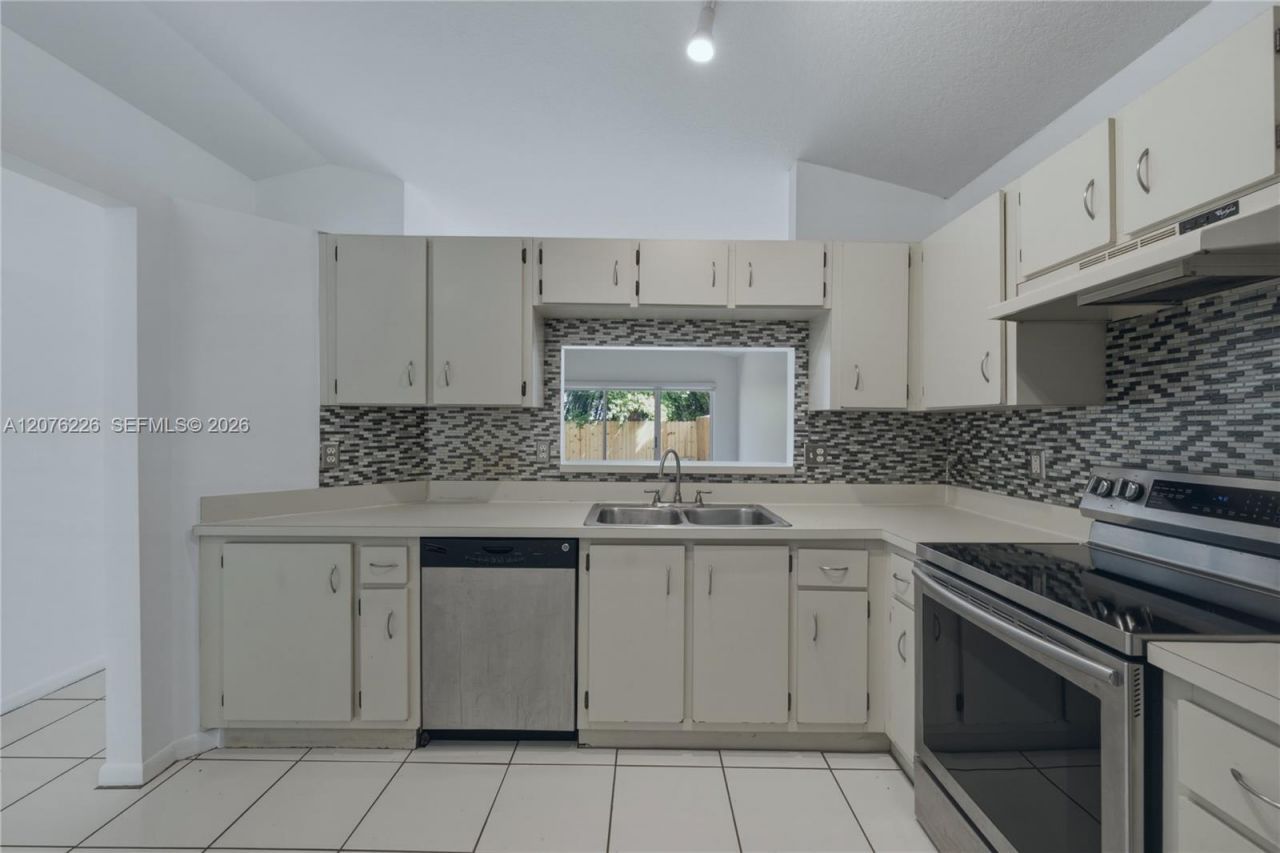 15969 SW 2nd St , Sunrise, FL 33326 Photo