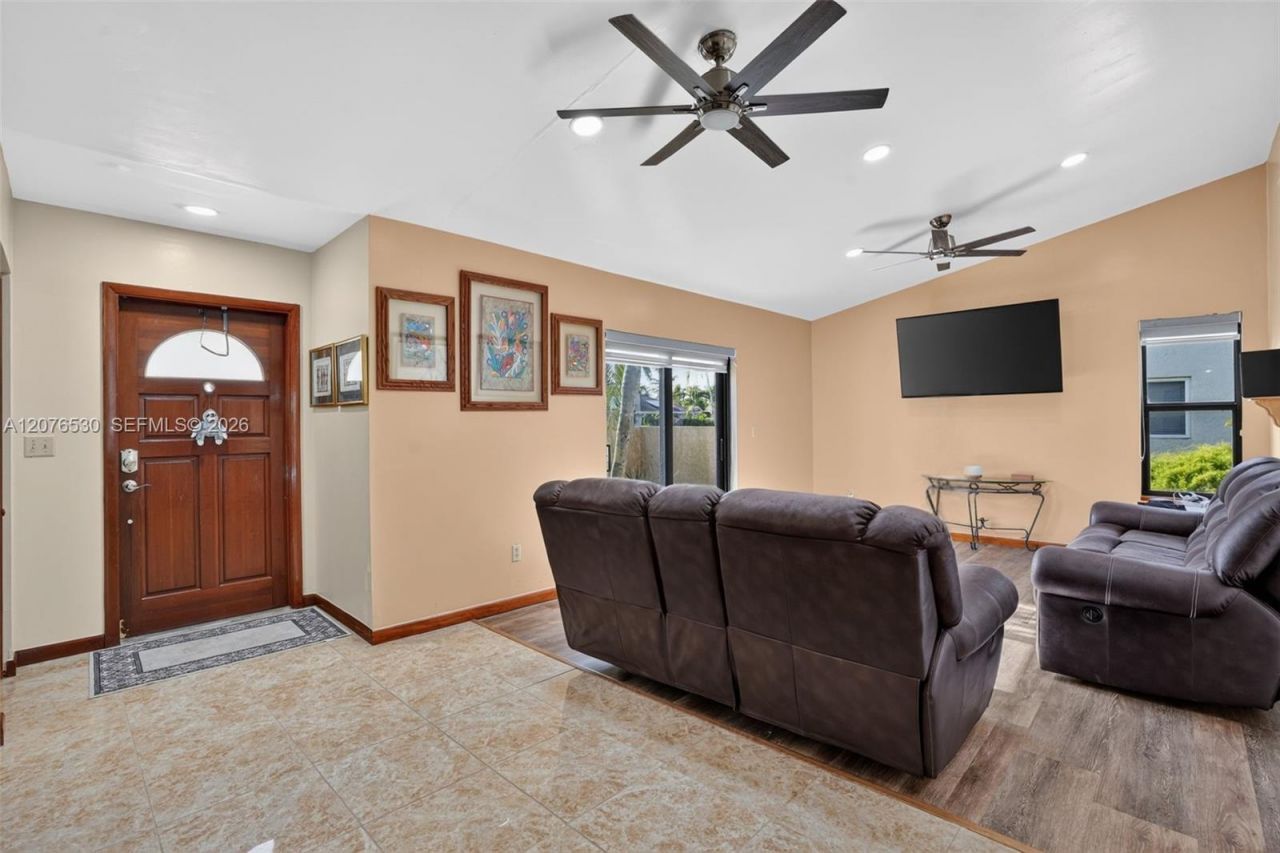 15660 SW 152nd Pl , Miami, FL 33187 Photo