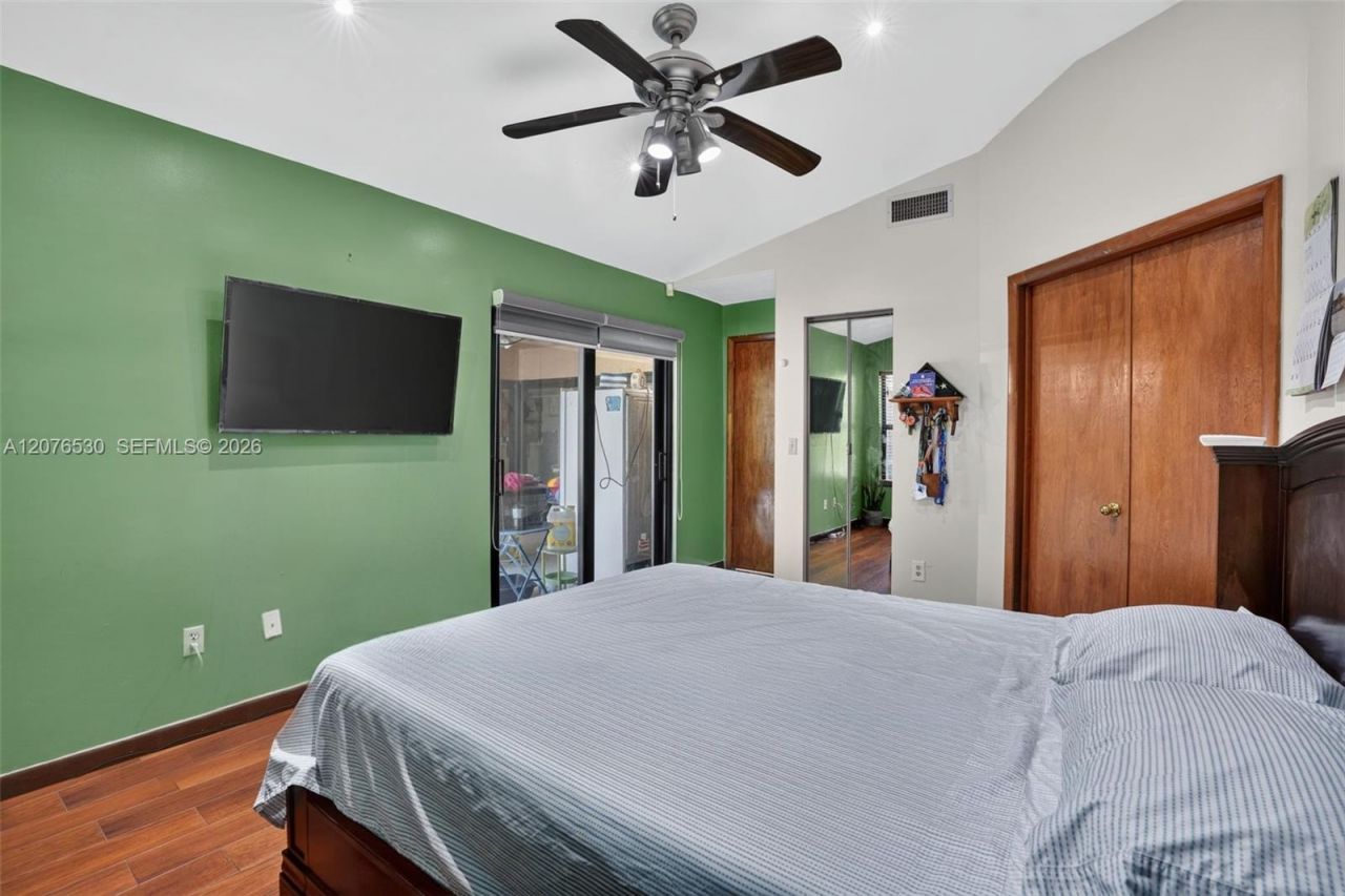 15660 SW 152nd Pl , Miami, FL 33187 Photo