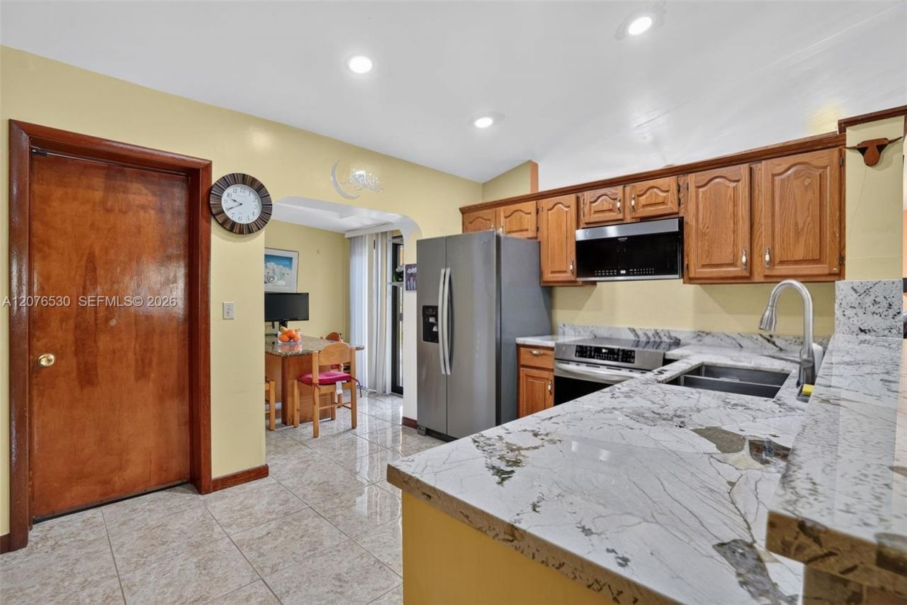 15660 SW 152nd Pl , Miami, FL 33187 Photo
