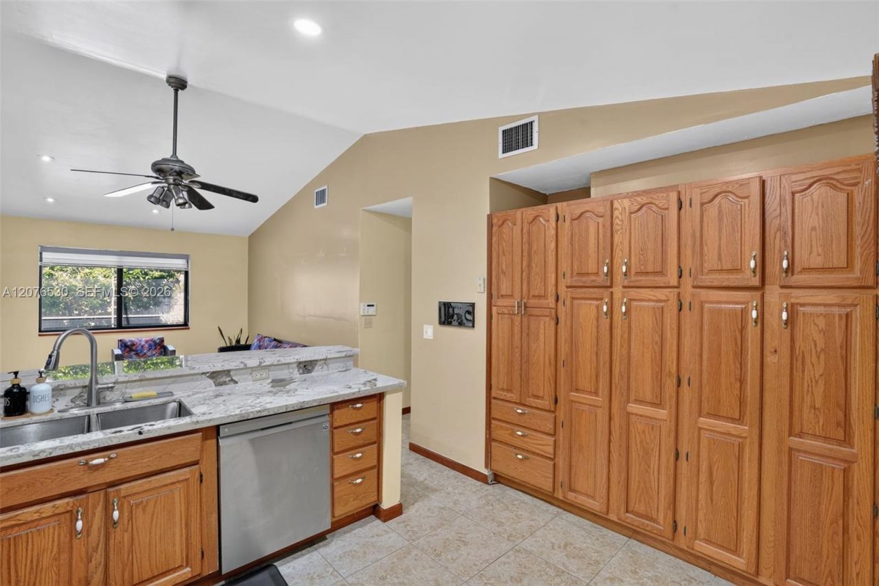 15660 SW 152nd Pl , Miami, FL 33187 Photo