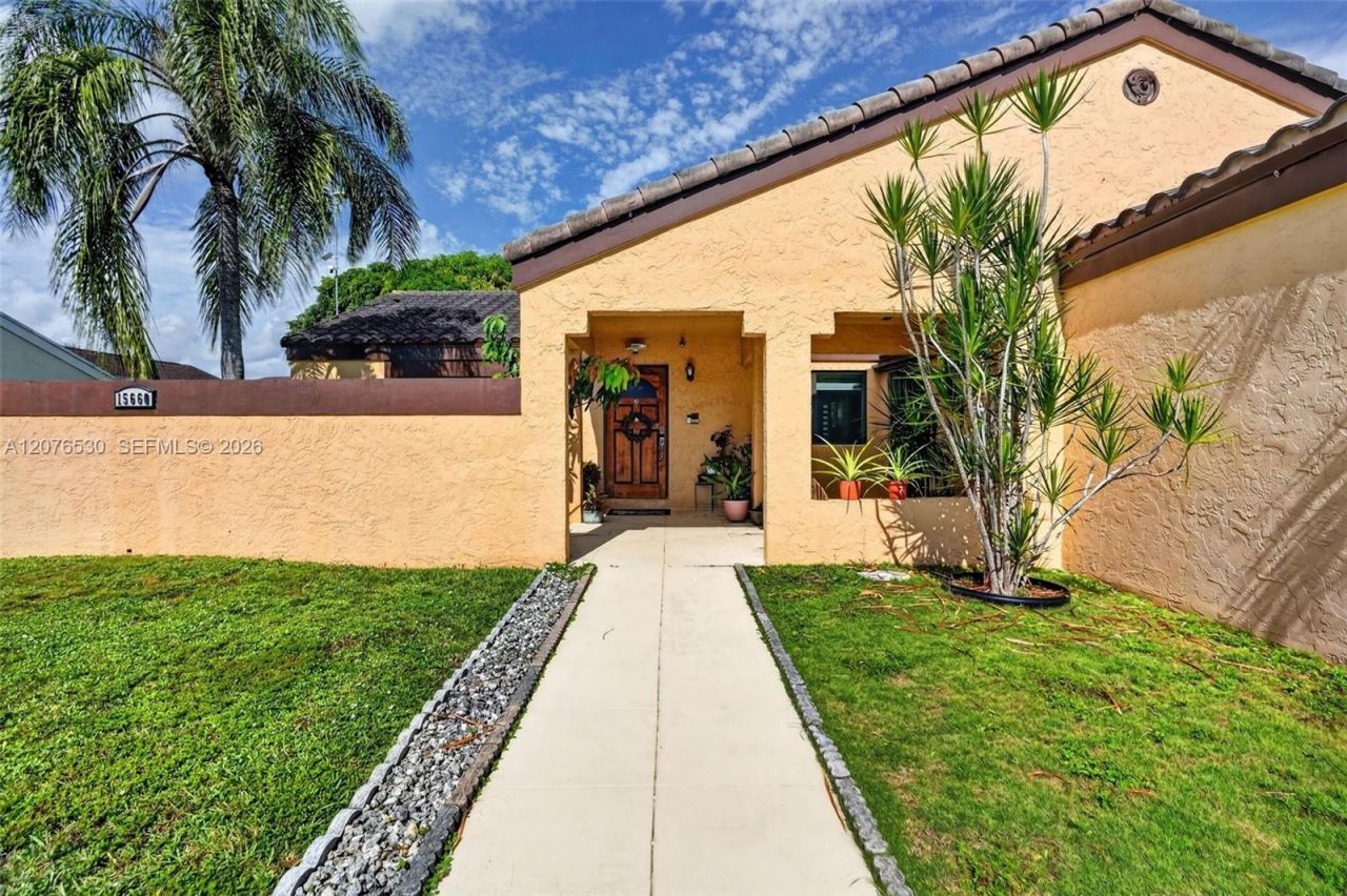 15660 SW 152nd Pl , Miami, FL 33187 Photo