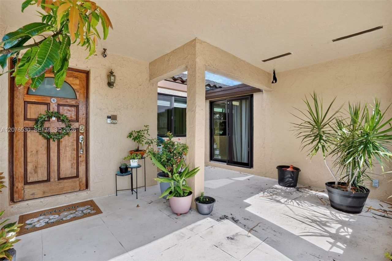 15660 SW 152nd Pl , Miami, FL 33187 Photo