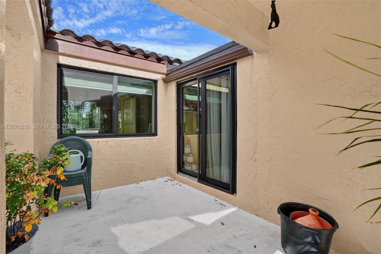 15660 SW 152nd Pl , Miami, FL 33187 Photo