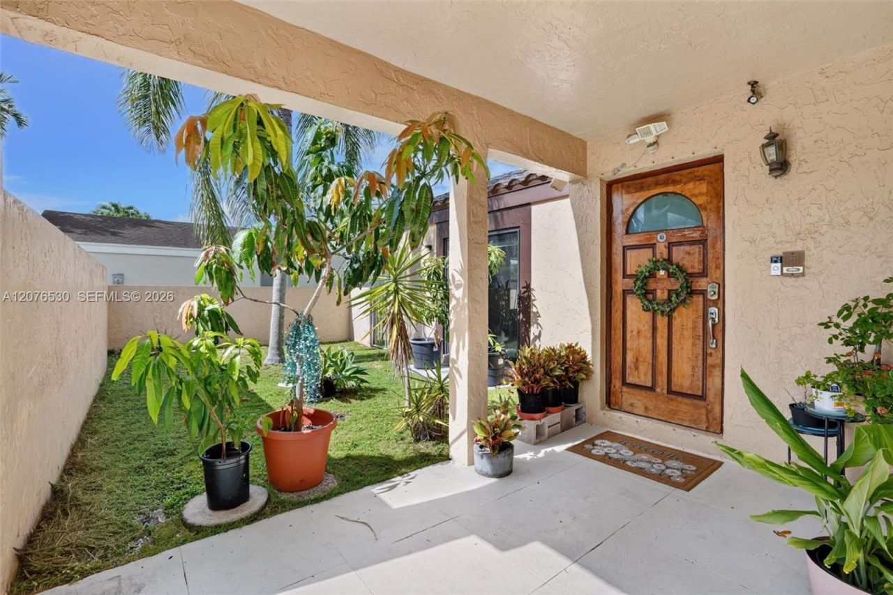 15660 SW 152nd Pl , Miami, FL 33187 Photo