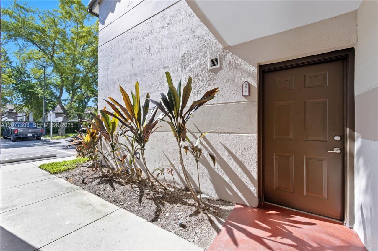 9877 Nob Hill Ct, Unit 9877, Sunrise, FL 33351 Photo