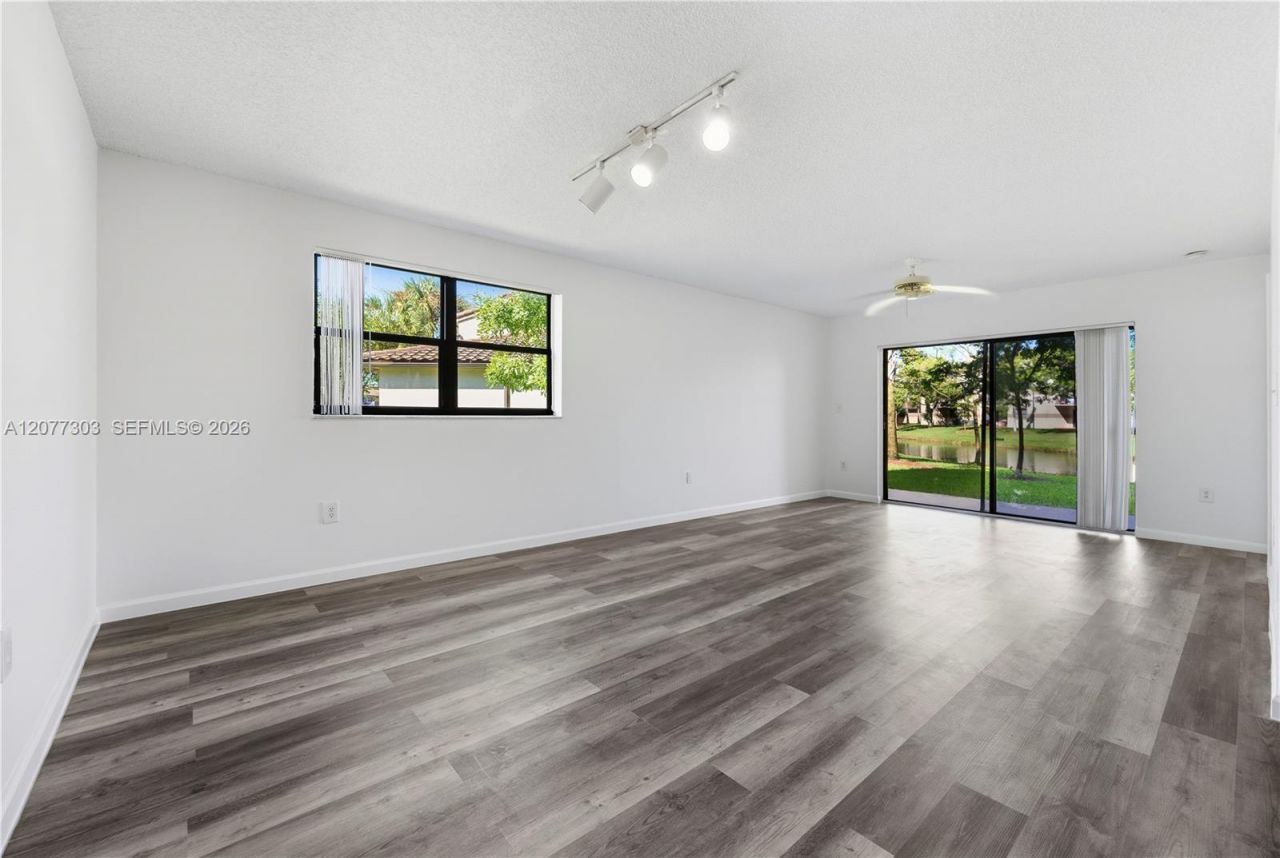 9877 Nob Hill Ct, Unit 9877, Sunrise, FL 33351 Photo
