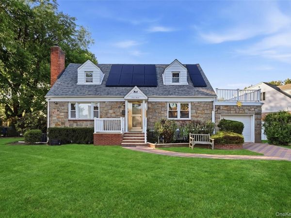 47 Sperry Court , New Hyde Park, NY 11040