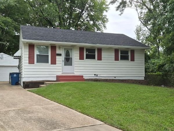10605 Dunkeld Circle, St Louis, MO 63137