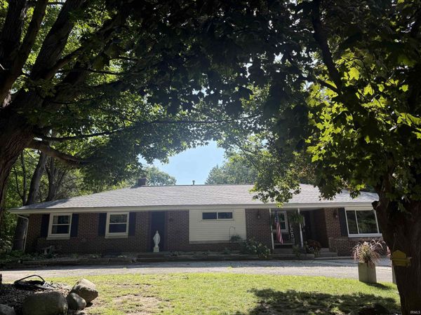 53220 Juniper Road, South Bend, IN 46637
