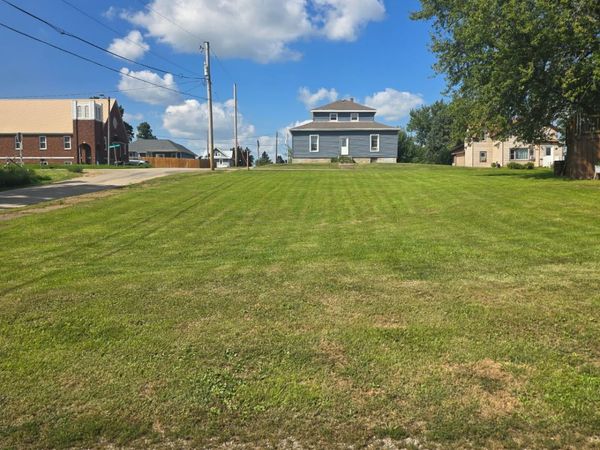 307/311 Webster , Wyoming, IA 52362