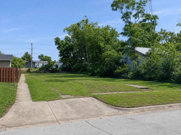517 W 7th Street , Bristow, OK 74010