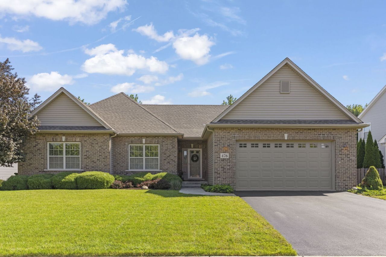 476 Bloomfield Circle W, Oswego, IL 60543 Main Photo